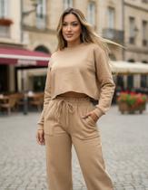 Conjunto Moletom Cropped Com Calça Pantalona Abrigo Moda Feminina Bolso Lateral Conjunto Moletom Cropped Com Calça Pantalona Abrigo Moda Feminina Bolso Lateral