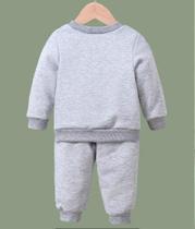 Conjunto moletom sem felpas infantil blusa gola redonda e calça Conjunto moletom sem felpas infantil blusa gola redonda e calça