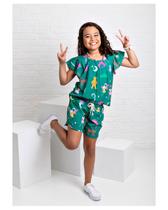 Conjunto mundo encantado bata e short com o fundo verde