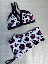 Conjunto onça branca com rosa Conjunto onça branca com rosa