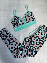 Conjunto onça verde com bege Conjunto onça verde com bege