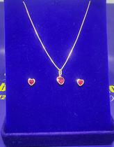 Conjunto Ouro 18 Kilates Peso Total 2.40 Gramas Cordão 1.66 Gramas Fio 0.7 mm 44 cm Pingente Peso 0.20 Gramas 6 mm Brinc Conjunto Ouro 18 Kilates Peso Total 2.40 Gramas Cordão 1.66 Gramas Fio 0.7 mm 44 cm Pingente Peso 0.20 Gramas 6 mm Brinc