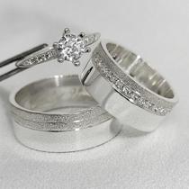 Conjunto Par Aliança de Namoro em Prata com acabamento lateral diamantado e Anel Solitário em Prata