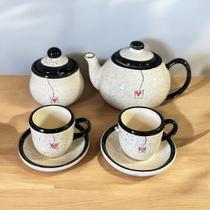 Conjunto Para Café Com 2 Xícaras e Pires Açucareiro e Bule de Cerâmica Conjunto Para Café Com 2 Xícaras e Pires Açucareiro e Bule de Cerâmica