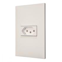 Conjunto Pial Plus+ Branco Com Placa 1 Tomada 20A. - 615081Bc Conjunto Pial Plus+ Branco Com Placa 1 Tomada 20A. - 615081Bc