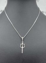 Conjunto pingente tridente + corrente banhado à rhodium