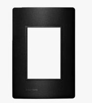 Conjunto Placa 3 Postos e Suporte 4x2 Embutir Revitá Soprano Preto Carbono Conjunto Placa 3 Postos e Suporte 4x2 Embutir Revitá Soprano Preto Carbono