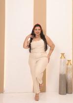 Conjunto Plus Size Cropped & Alfaiataria Elegância Minimalista Plus Size G1 ao G3 Conjunto Plus Size Cropped & Alfaiataria Elegância Minimalista Plus Size G1 ao G3