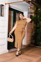 Conjunto Plus Size Saia Midi com laço e Blusa Gola Alta