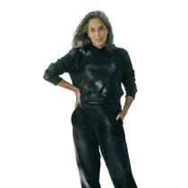 Conjunto Plush Calça e Blusa com Capuz em Tecido de Plush Conjunto Plush Calça e Blusa com Capuz em Tecido de Plush