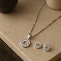 Conjunto Ponto de luz em prata 925 legitima e zirconia brilhante Conjunto Ponto de luz em prata 925 legitima e zirconia brilhante