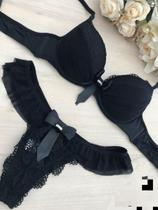 Conjunto preto de renda tamanho g