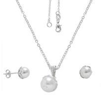 Conjunto PRI Style Folheado A Prata Antialérgico Com Brincos E Pingente Contendo Pérola Acrílica Conjunto PRI Style Folheado A Prata Antialérgico Com Brincos E Pingente Contendo Pérola Acrílica