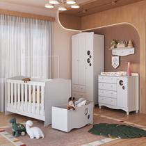 Conjunto Quarto de Bebê com Berço, Cômoda, Guarda-Roupa, Prateleira e Baú de Brinquedos Branco Conjunto Quarto de Bebê com Berço, Cômoda, Guarda-Roupa, Prateleira e Baú de Brinquedos Branco