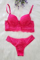 Conjunto rendado com barbatana e tule sua calcinha é fio duplo