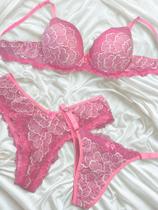 Conjunto rendado com bojo com dupla de calcinhas rosa pantera