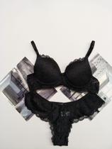 Conjunto rendado preto