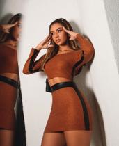 Conjunto saia +cropped,disponível na cor amarelo ocre,M.