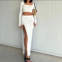 Conjunto saia longa e cropped manga longa branco Conjunto saia longa e cropped manga longa branco