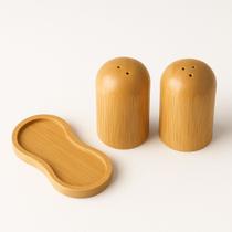 Conjunto Saleiro e Pimenteiro bandeja Bambu Design Elegante