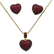 Conjunto semijóia Colar Brinco Coração Cravejado Rosa Escuro