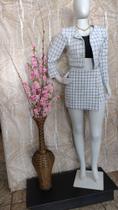 Conjunto short/ saia e blazer, tamanho G, tecido jacquar Conjunto short/ saia e blazer, tamanho G, tecido jacquar