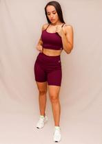 Conjunto Shorts Bolso + Top Alça Confort - Roxo Profundo - Conforto e Estilo para Treinos Conjunto Shorts Bolso + Top Alça Confort - Roxo Profundo - Conforto e Estilo para Treinos