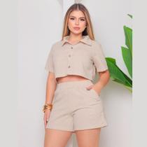 Conjunto Shorts com bolso cropped camisa com botões de madeira praia Conjunto Shorts com bolso cropped camisa com botões de madeira praia