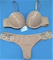 conjunto simples de renda calcinha e sutiã conjunto simples de renda calcinha e sutiã