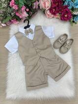 Conjunto Social Miss Cherry Leandro com Colete Bege e Gravata Borboleta Conjunto Social Miss Cherry Leandro com Colete Bege e Gravata Borboleta