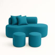 Conjunto Sofá Curvo Orgânico + 2Puffs Nature Gaia Suede Azul Turquesa - Montanaris Decor