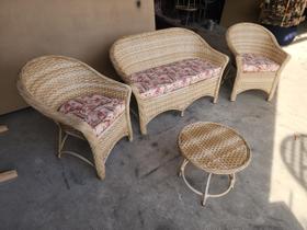 Conjunto Sofá e Poltronas Área Externa Interna Conjunto Sofá e Poltronas Área Externa Interna