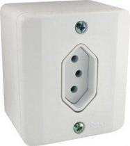 Conjunto Tomada 2 Polos + Terra 10A Sobrepor Sistema X Radial Branco Completo