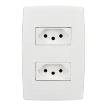 Conjunto Tomada Dupla 10A 2p+T 4x2 Branca 615075 Pial Plus Conjunto Tomada Dupla 10A 2p+T 4x2 Branca 615075 Pial Plus