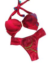 Conjunto top meia taça com fivela com tanga drapeada estampada