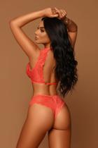 Conjunto top modelo feminino na cor vermelha Conjunto top modelo feminino na cor vermelha