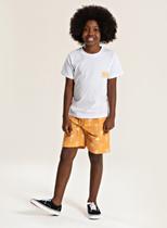 Conjunto Verão Menino Branco Camiseta e Bermuda com Recorte Coqueiros Conjunto Verão Menino Branco Camiseta e Bermuda com Recorte Coqueiros