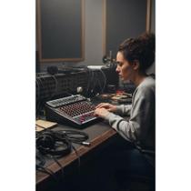 Console de Mixagem Profissional: Sons Incríveis