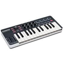 Controlador MIDI de Áudio SAMSON Graphite M25 USB com 25 Teclas Controlador MIDI de Áudio SAMSON Graphite M25 USB com 25 Teclas