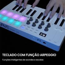 Controlador Midi Teclado De 25 Teclas Piano 8 Pads Retroiluminados Mini M-vave Usb Teclas Sensitivas