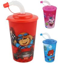 Copo com tampa e canudo de plastico 3d estampas sortidas 560ml