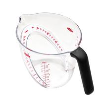 Copo de medição OXO Good Grips, 4 xícaras, angulado, sem BPA, Tritan Copo de medição OXO Good Grips, 4 xícaras, angulado, sem BPA, Tritan