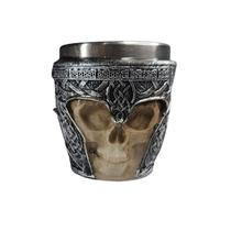 Copo de Shot Decorativo Caveira Medieval Fantasia Com Elmo de Resina Interior em Aço Inox 50ml