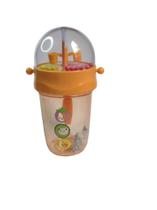 Copo Infantil 390ml com Tampa Alça de Punho e Brinquedo Copo Infantil 390ml com Tampa Alça de Punho e Brinquedo