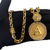 Cordão Cadeado 8mm + Pingente Letra Cravejada Banhado a Ouro