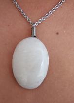 Cordão de aço com pedra natural quartzo leitoso Cordão de aço com pedra natural quartzo leitoso
