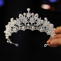 Coroa de pérolas e Zircônias muito brilhantes Luxo Coroa de pérolas e Zircônias muito brilhantes Luxo