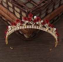 Coroa tiara florista daminha cor vermelha debutante