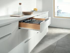 Corrediça com roletes STANDARD, ext. parcial, 18 kg, CN=450 mm, e/d+branco