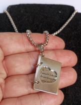 Corrente com Pingente em Aço Inox Livro Gravação